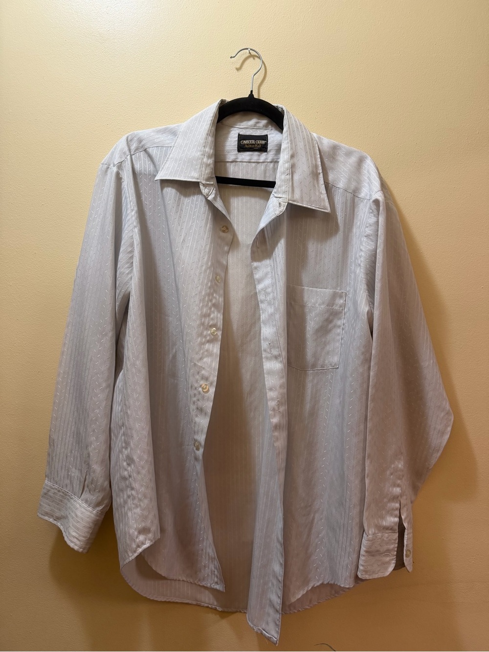 Classic Men's Light Gray Long-Sleeve Dress Shirt